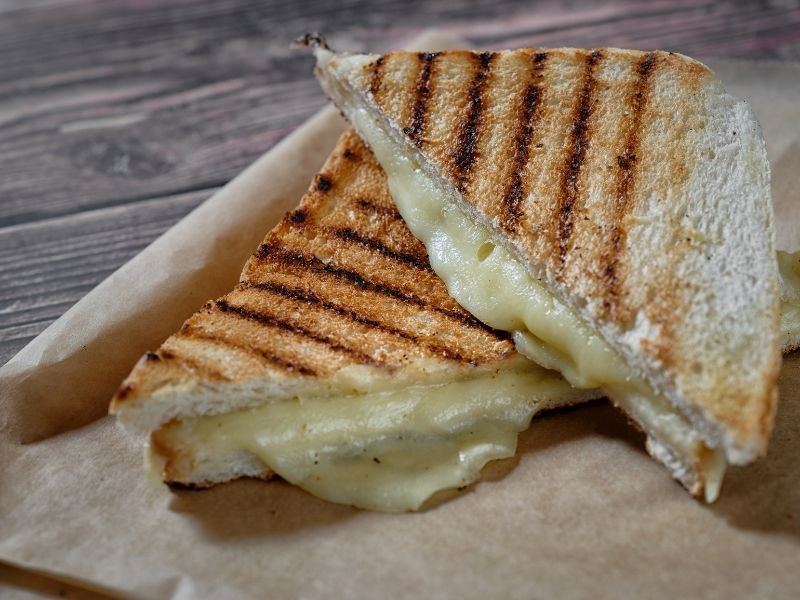 Mozzarella Peynirli Tost