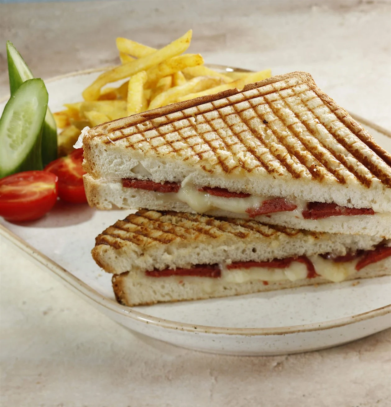 Sucuk Veya Kaşarlı Tost